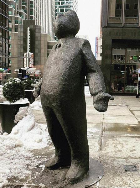 Sculpture of a man in New York City