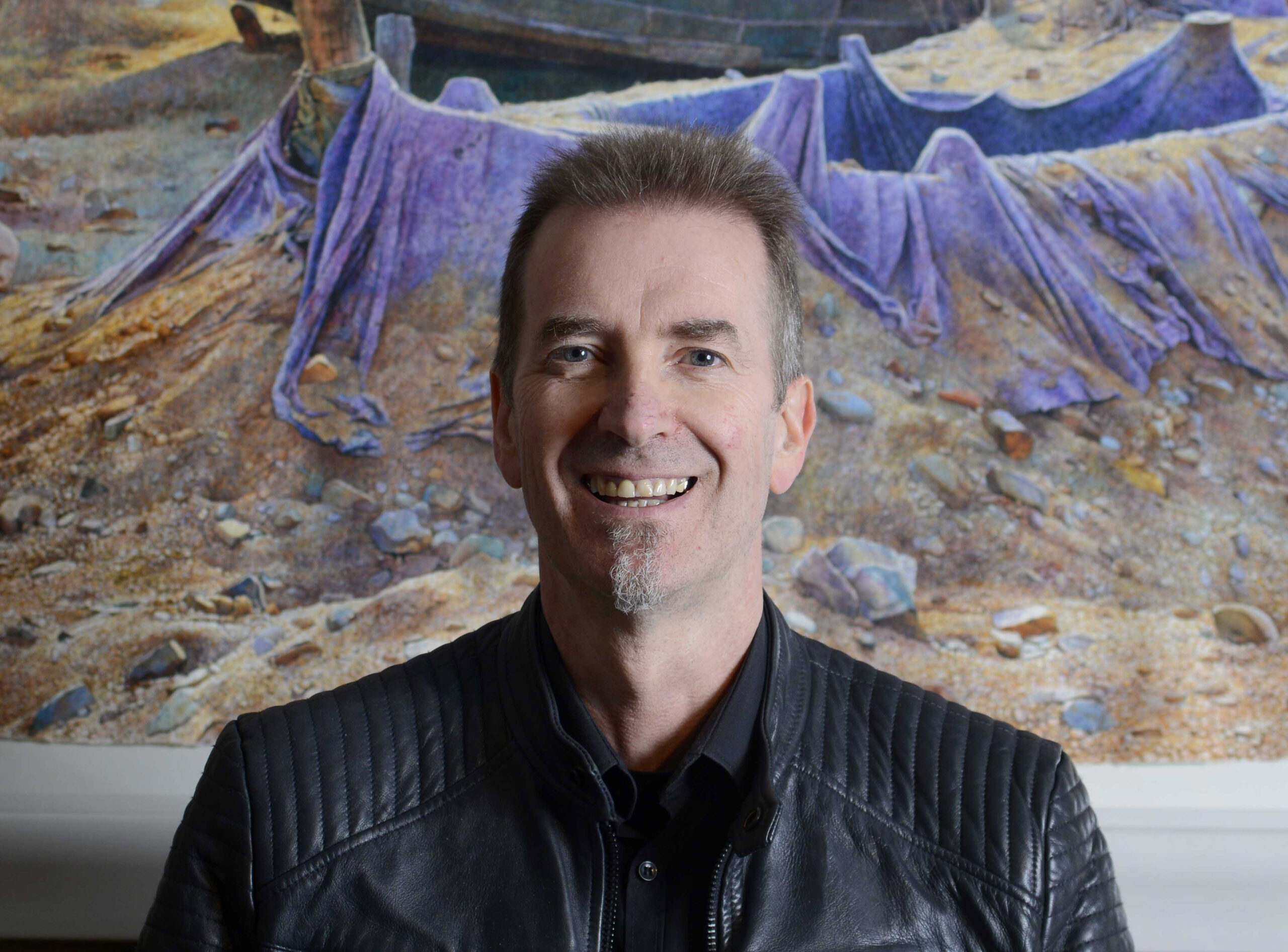 Contemporary artist Angus McEwan, winner of the PleinAir Salon, August 2023